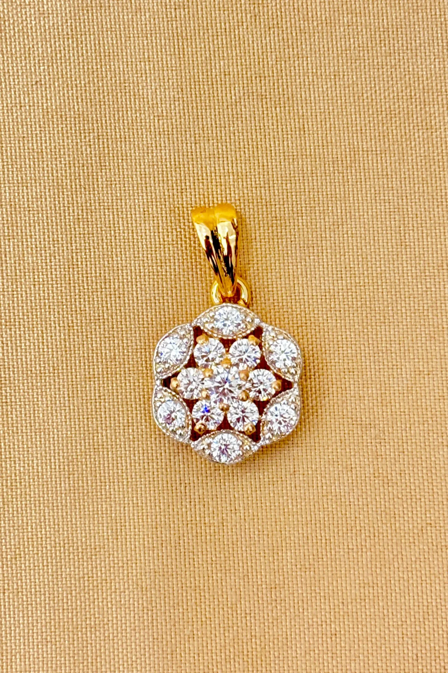 22 KT Gold Designer Flower Diamond Pendant Set (D63)