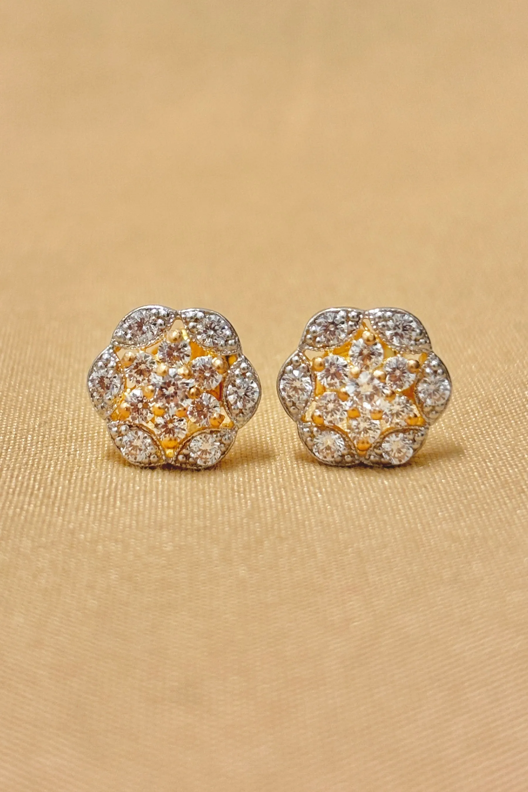 22 KT Gold Designer Flower Diamond Pendant Set (D63)