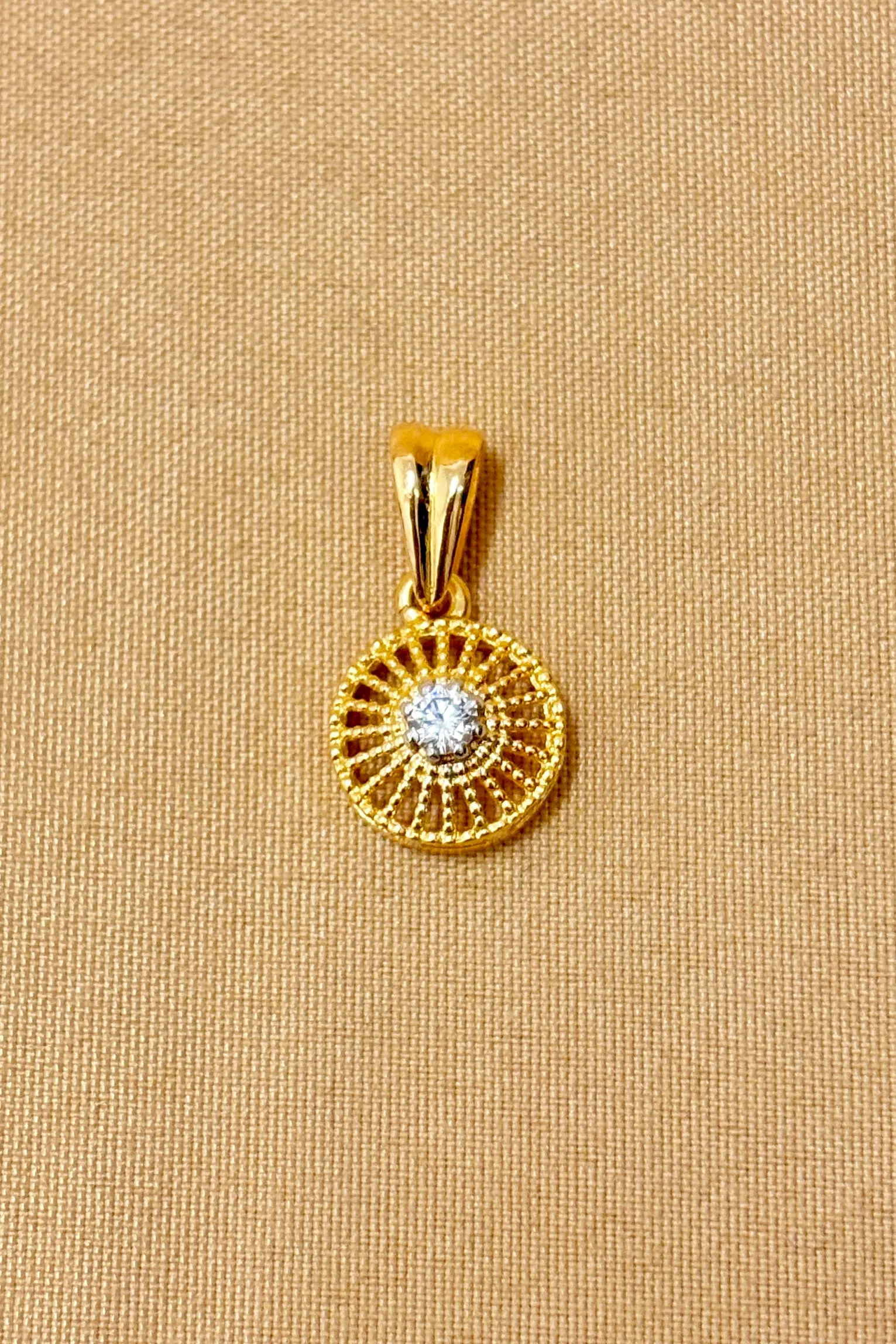 22 KT Gold Designer Pendant Set (D65)