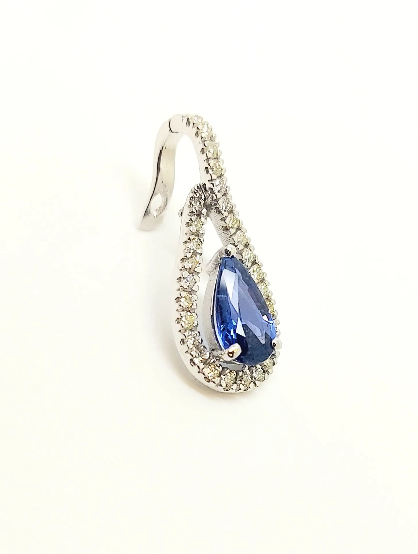 Blue Sapphire and Diamond Enhancer