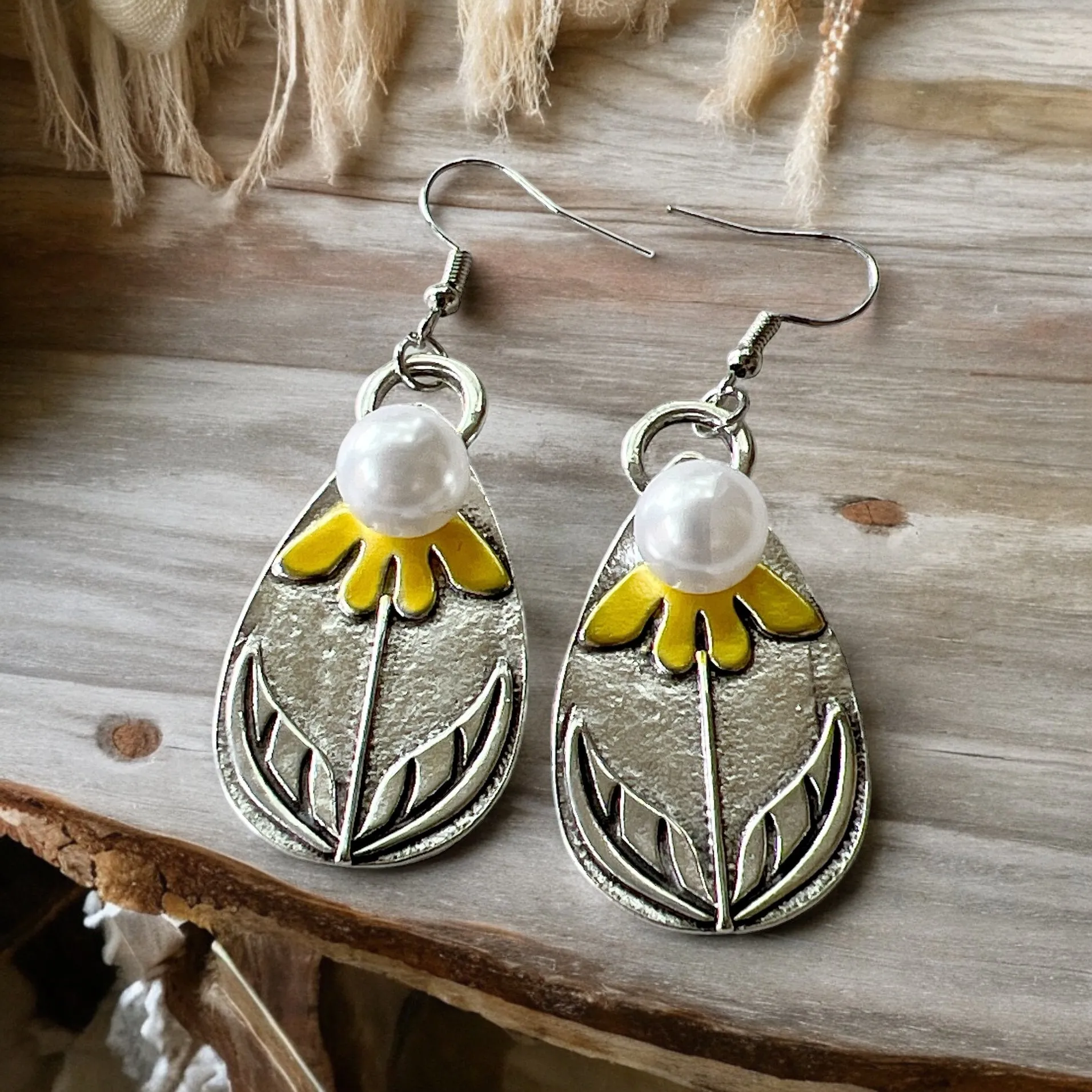 Boho Silver & Pearl Flower Earrings: Elegant & Chic Accessories