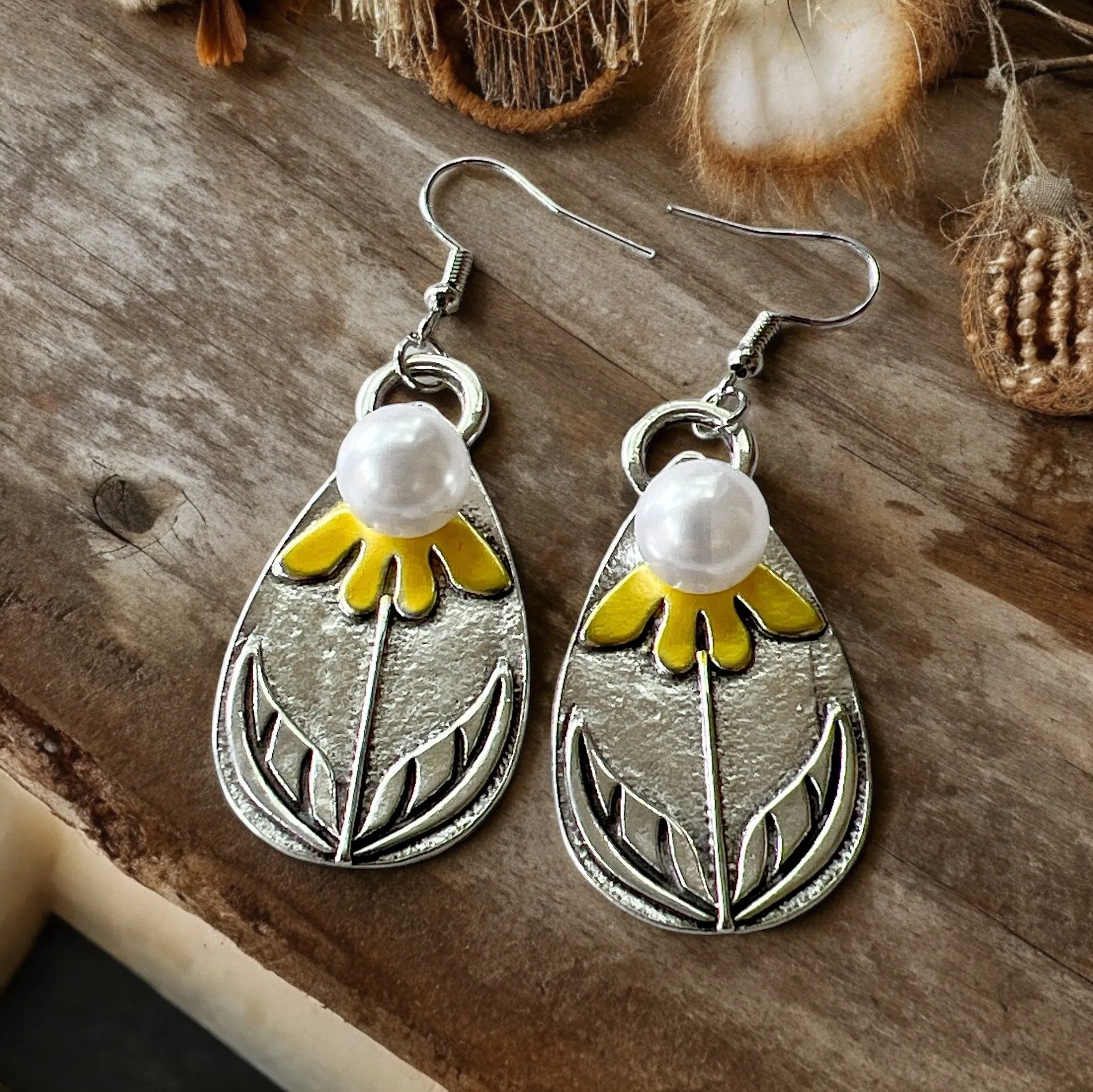 Boho Silver & Pearl Flower Earrings: Elegant & Chic Accessories