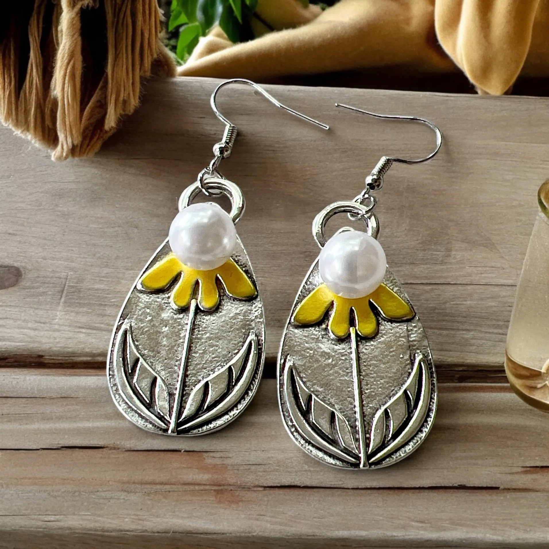 Boho Silver & Pearl Flower Earrings: Elegant & Chic Accessories