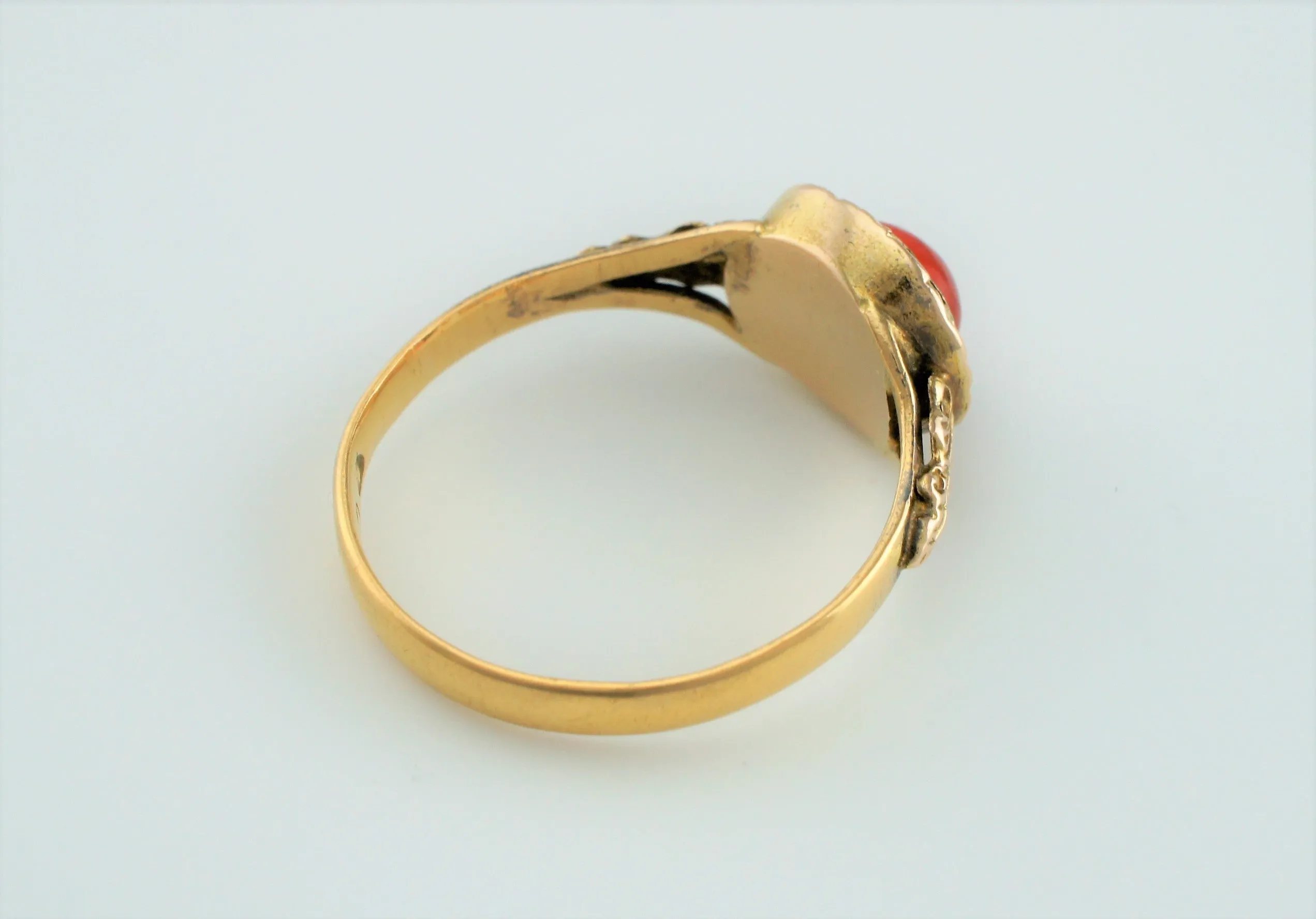 Fine Antique 22ct Yellow Gold & Carnelian Engraved Ring - 1862