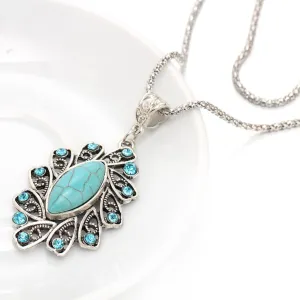Green Stone with Beautiful Crystal Pendant Necklace for Women