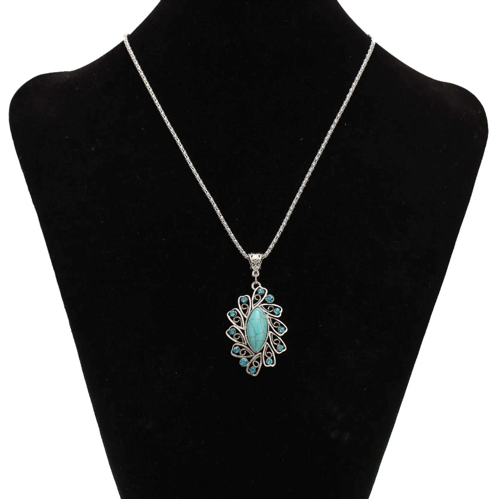 Green Stone with Beautiful Crystal Pendant Necklace for Women