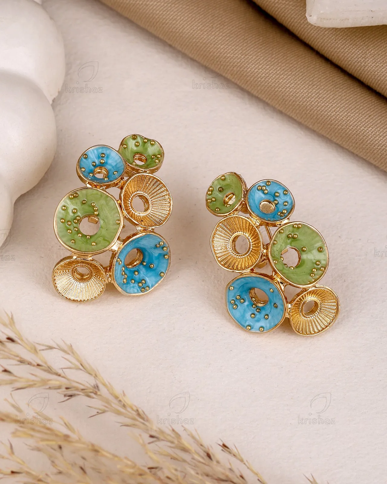 Lara Fashionable Studs-E