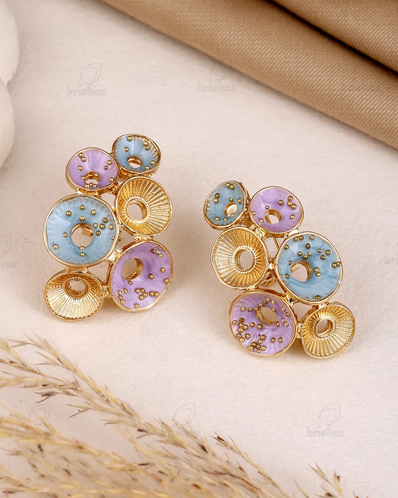 Lara Fashionable Studs-E
