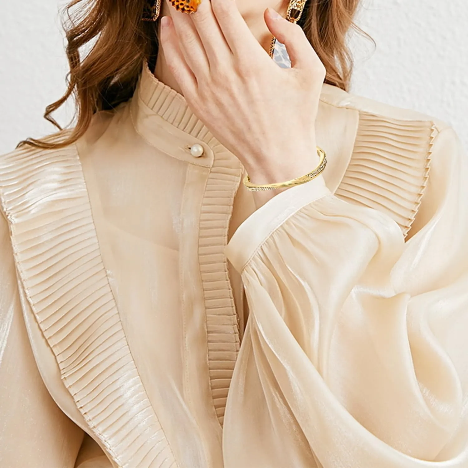 PIPITREE Gold Cuff Bracelets for Women, Adjustable Chunky Open Cuff Bangle Bracelets Minimalist Gold Wrist Cuff Bracelets