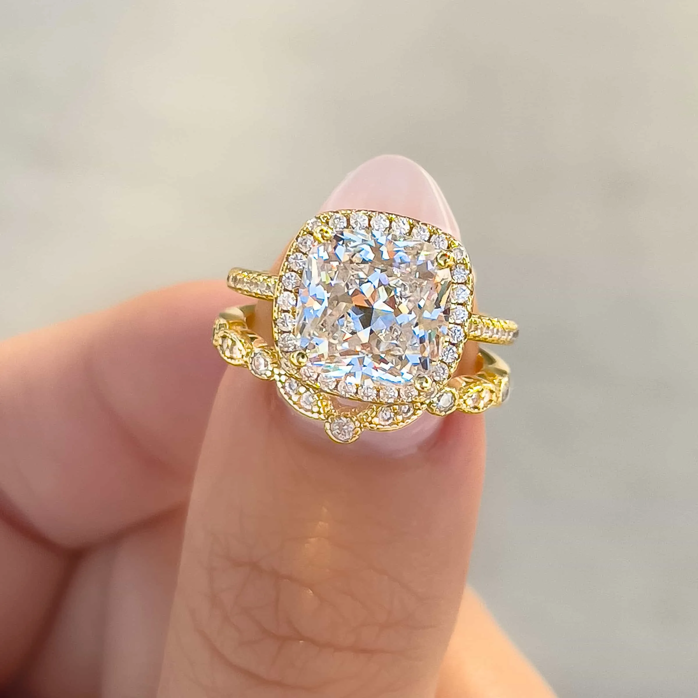 The Lovely - Gold