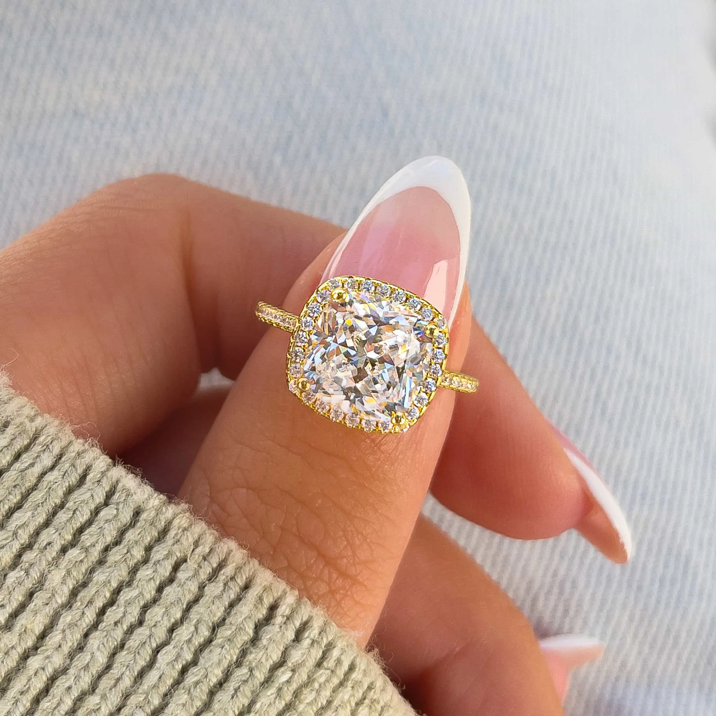The Lovely - Gold