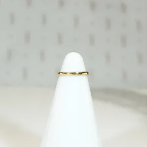 Vintage Half Round Tiny Ring in Gold