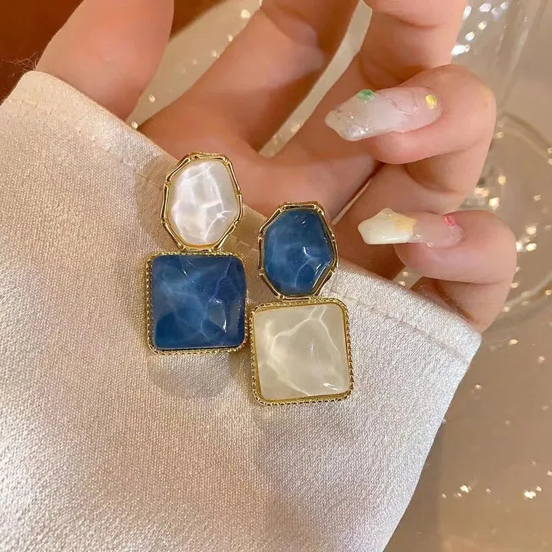 Vintage Resin Geometric Drop Earrings