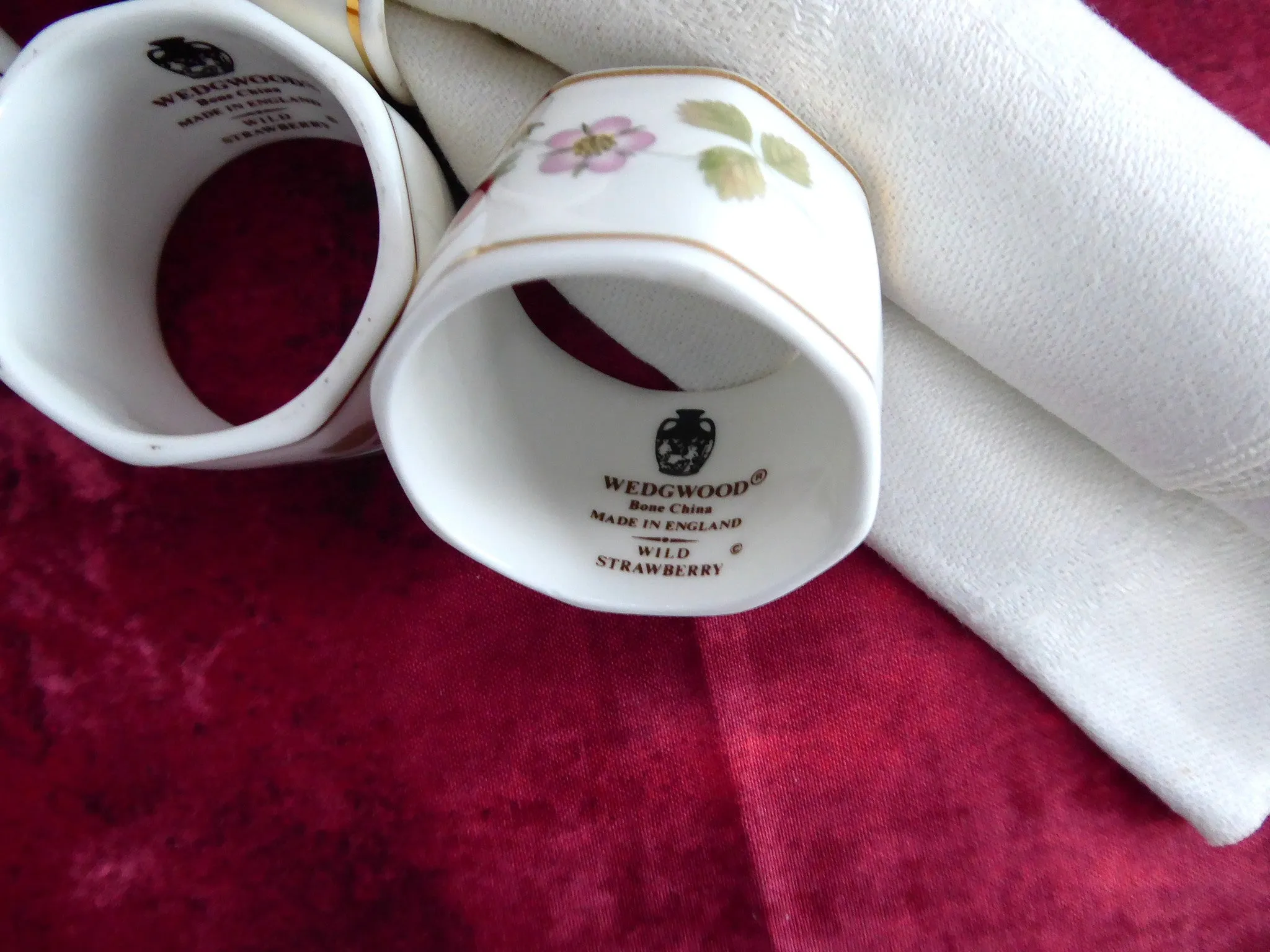 Wedgwood Wild Strawberry Napkin Rings Set Of 4 Bone China 1980s Strawberries Blossoms