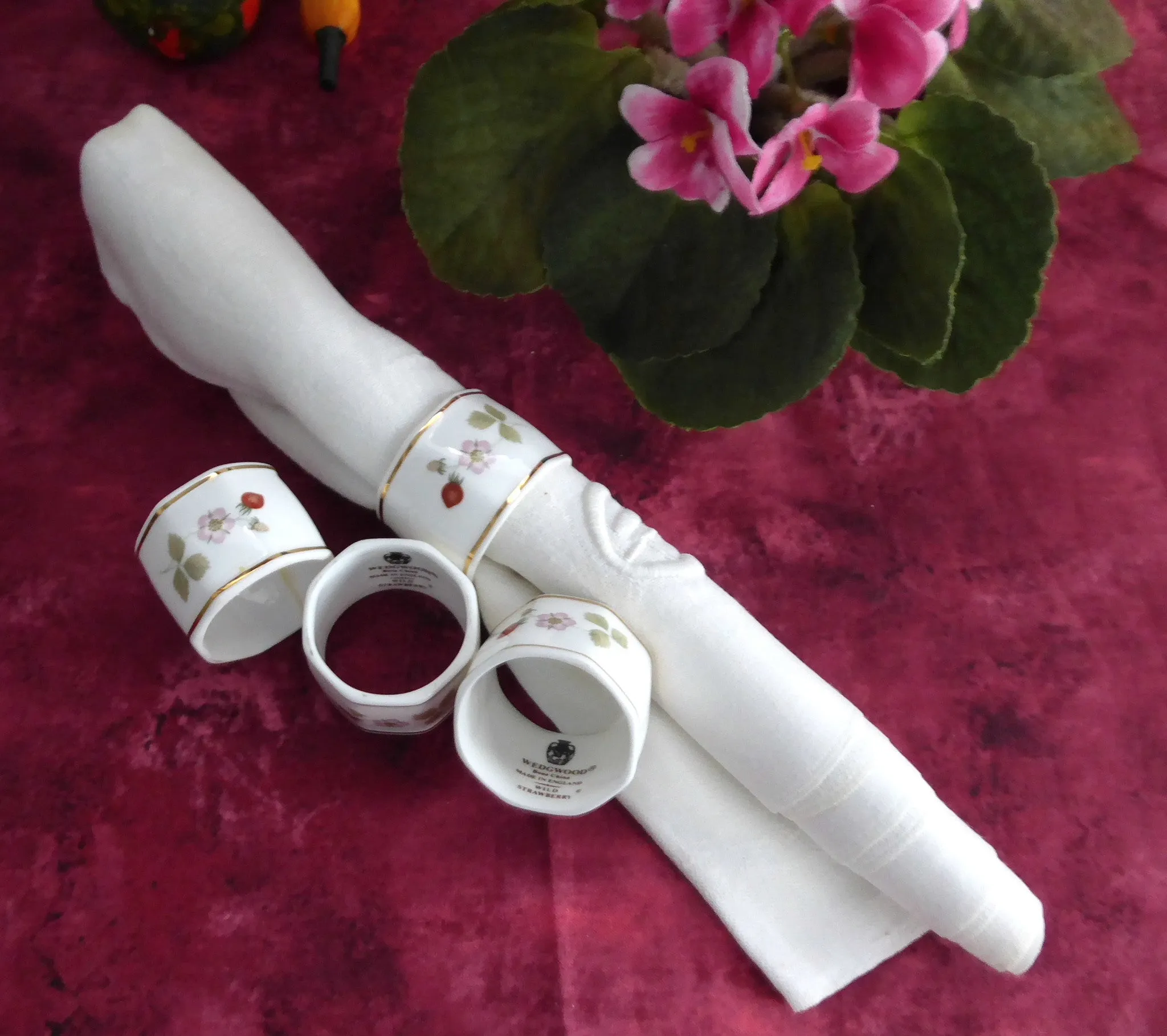 Wedgwood Wild Strawberry Napkin Rings Set Of 4 Bone China 1980s Strawberries Blossoms